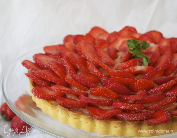 Угощайтесь ОЧЕНЬ ВКУСНЫМ клубничным тортиком!  