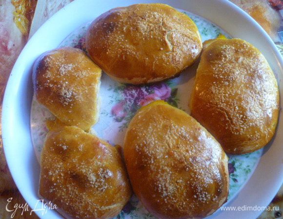 Это булочки с ягодами.