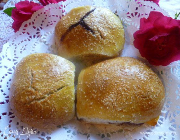 Это булочки с шоколадом.
Кстати, я больше люблю с шоколадом, чем с ягодами...