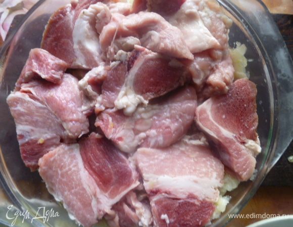 Снова мясо.