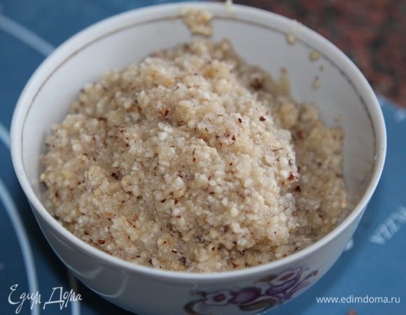 Ставим на огонь и мешая, готовим до растворения сахара, минуты 2-3. Остужаем до теплого.