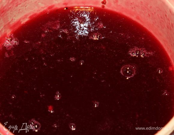 А это желе, которое уже начало загустевать.