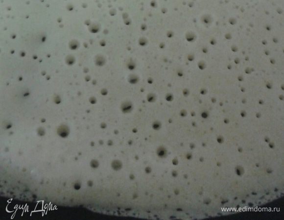 В микроволновой печи растопить 50 г сливочного масла.