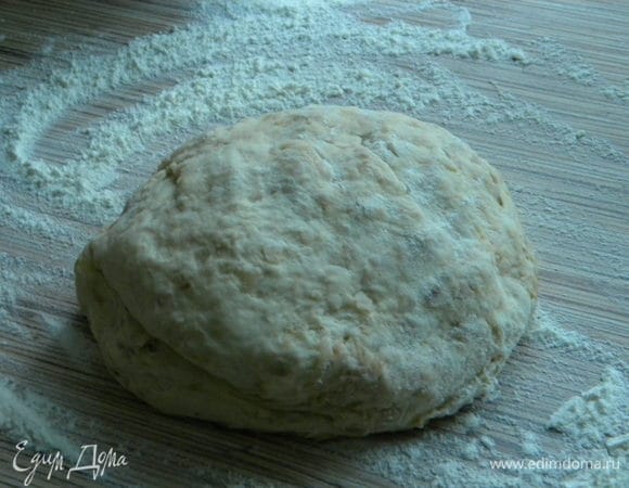 Хорошо вымешиваем, и формируем вот какой колобок)).