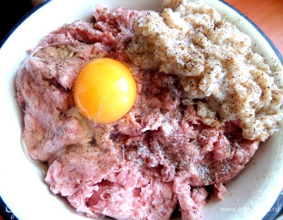 Добавим яйцо.