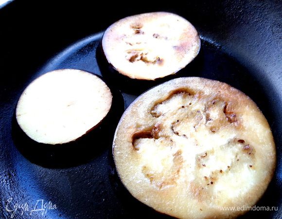 Обжарим только с одной стороны (но необязательно вовсе обжаривать!).