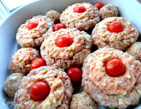 Для красоты я ещё воткнула по половинке черри в центр верхушки.