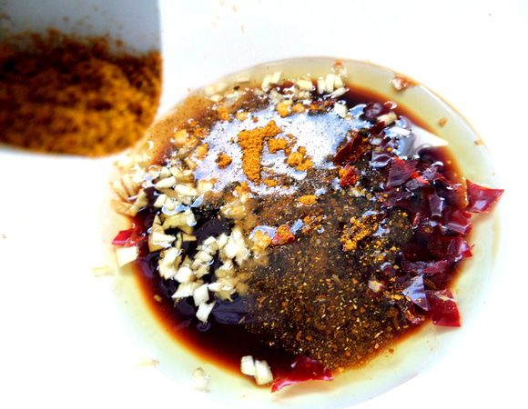 Для восточного аромата добавим карри.