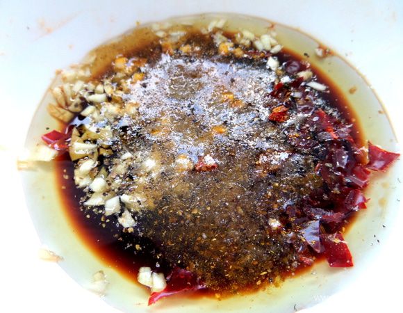 Кто хочет,может добавить соль,но мне хватило соли в морковке.