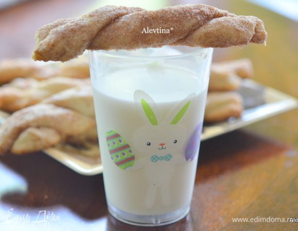 Ставим в разогретую духовку на 25-30 мин. Дадим остыть. Наше печенье готово.
Приятного чаепития. Или с молочком...
