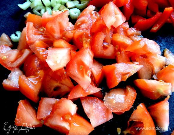 Помидорку можно и крупно поделить.