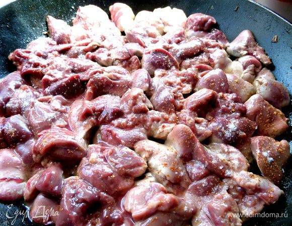 С двух сторон. Солим,перчим по вкусу.