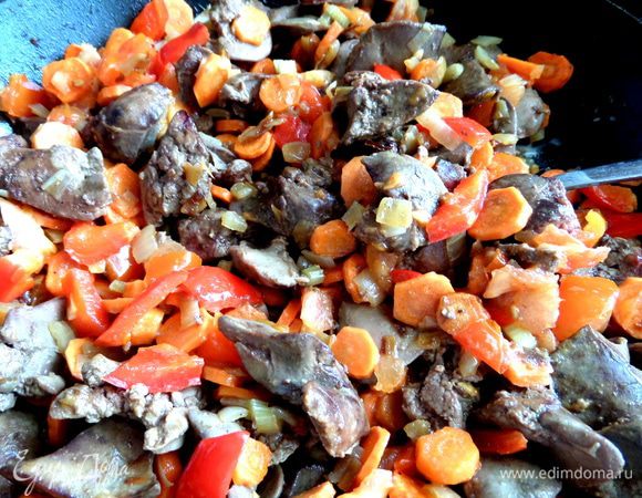 Подержим на огне всё вместе и выключаем.