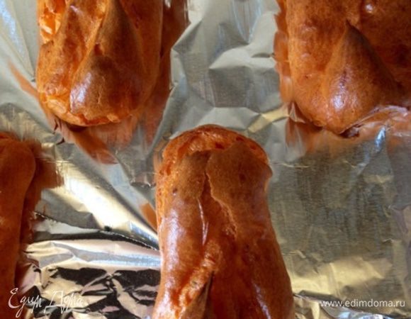 Ставим в уже разогретую духовку на 15 минут. Затем уменьшаем температуру до 160 градусов и держим еще минут 15. 