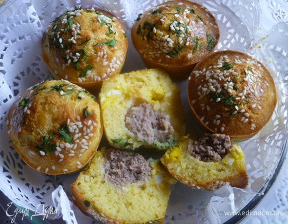 И с разрезом.