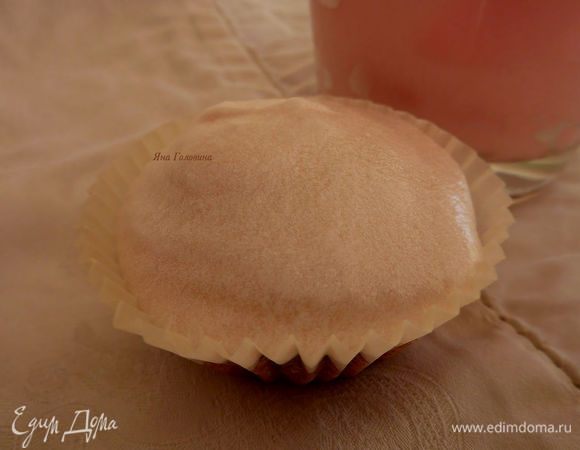 Перед подачей нанести крем.
