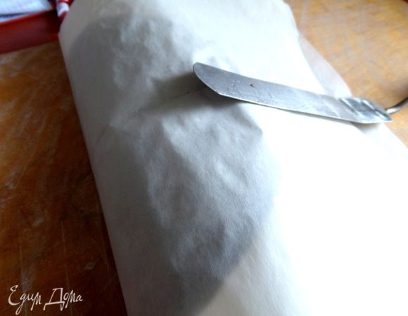 Прижимаем ножом или лопаточкой легонько.