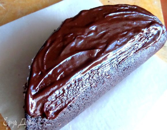 Только теперь промазываем верх глазурью.