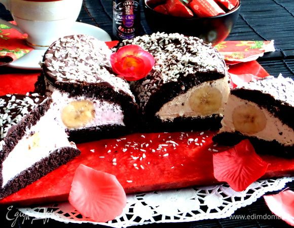 Вот тут мне и пришла идея поставить оба тортика вместе,чтобы все увидели в разрезе глаза))