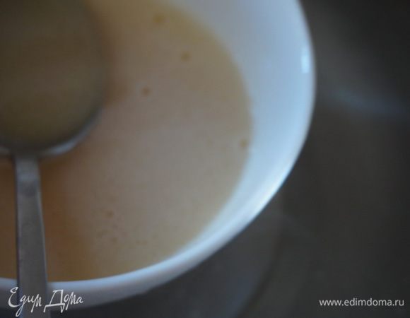 Растворила желатин на водяной бане.