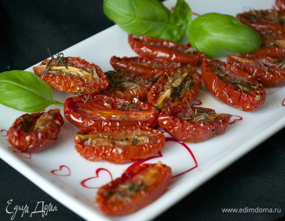 Для более длительного хранения сложить в стеклянную баночку и залить немного оливковым маслом.  