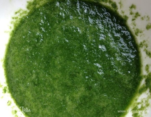 Тщательно измельчаем до состояния кашицы. У меня получилось 70 мл ароматной густой жидкости. Если у вас получается немного меньше, то можно довести до этого объема, добавив еще лимонного сока. Либо оставить как есть, учитывая пропорции приготовления (на 30 мл жидкости: 50 г. сахара, 1 яйцо и 20 г. масла. Масла можно брать меньше или больше, по желанию).