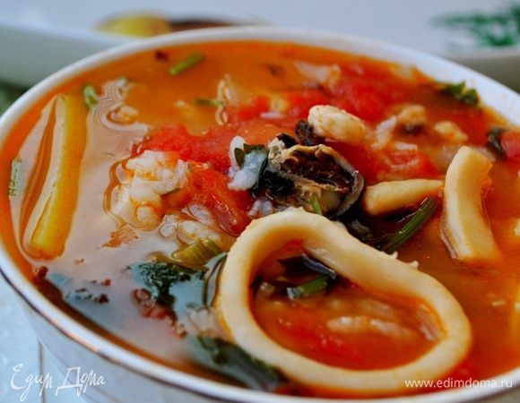 Подавать горячим, с долькой лимона, зеленью или чесночными гренками.

Приятного аппетита!