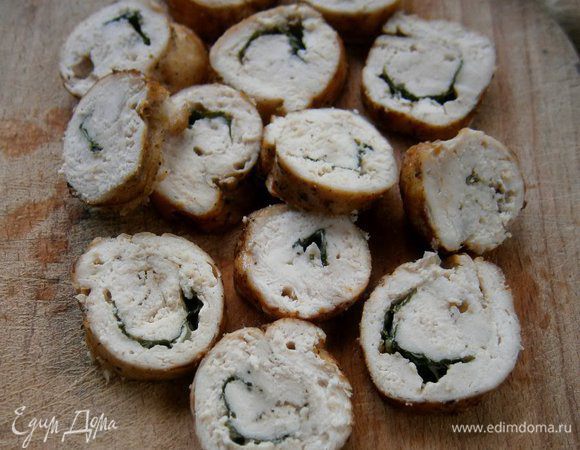 Снять зубочистки и нарезать кружочками...