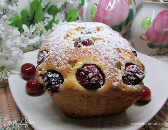 Достать форму с кексом из духовки. Дать кексу полностью остыть и только после этого извлечь из формы.
Приятного аппетита! 