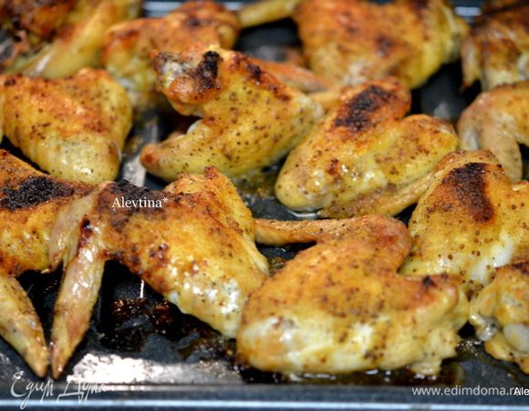 Крылышки смажем кисточкой приготовленной глазурью и вернем в духовку на 5-10 мин. Приглядывайте, чтобы не подгорели.