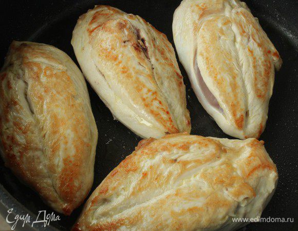 Затем переложить их на тарелку.