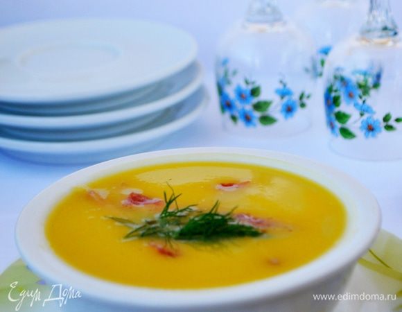 В порционную тарелку налить суп,сверху положить ветчину,украсить зеленью,подавать немедленно!
Приятного аппетита!