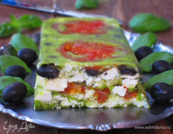 Повторить слои пока не закончатся ингредиенты.Накрыть форму пищевой плёнкой и поставить в холодильник минимум на  4 часа.Нарезать на тонкие ломтики и подавать.Приятного аппетита:))