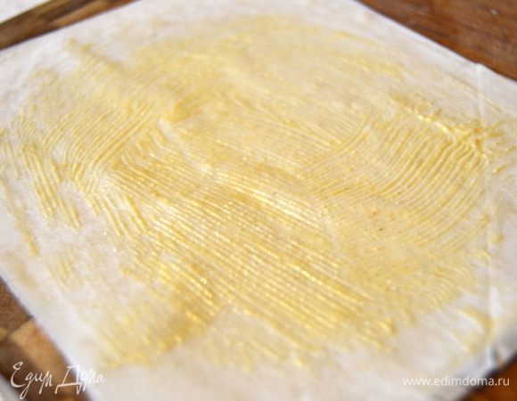 Верхний слой промазать горчицей.