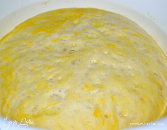 Тесто должно значительно увеличиться в размере.