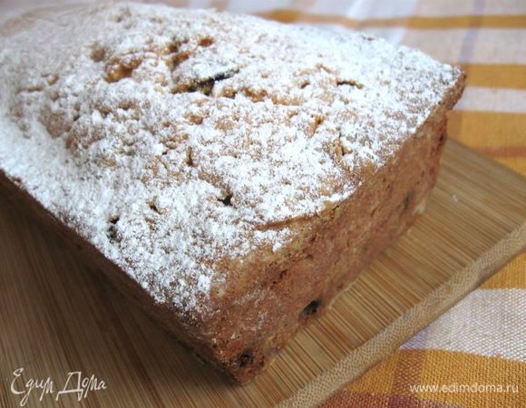 Посыпать сахарной пудрой.