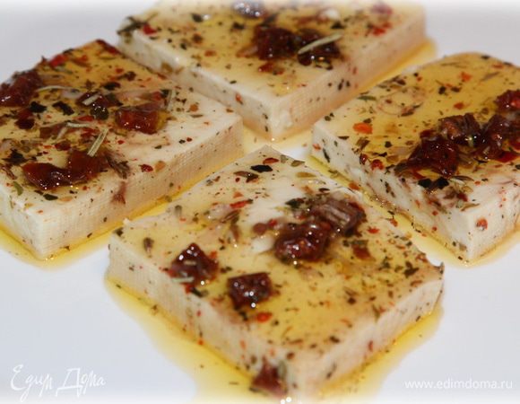 Если готовим про запас, оставляем в судочке и используем когда потребуется: на тосты, в салаты и просто так - для удовольствия. Приятных вам мгновений! 