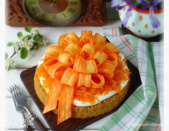 Готовый торт убрать в холод, дать настояться. 