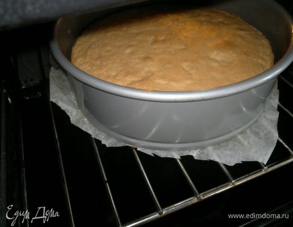 http://www.edimdoma.ru/retsepty/67271-tort-ptichie-moloko-s-bananom- приготовила бисквит по этому рецепту.