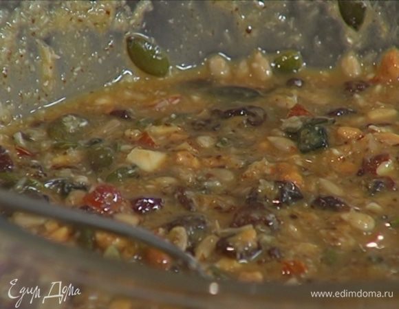 Влить растопленное масло с сиропом и все перемешать.