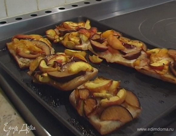 Запекать в разогретой духовке 20-25 минут.