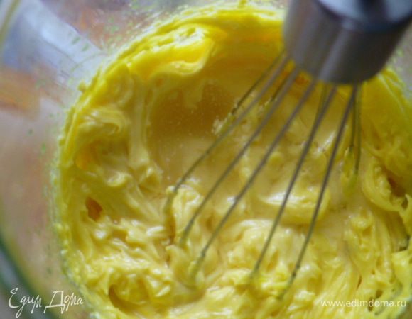 Дальше добавляем лимонный сок по вкусу( можно без сока, я пробовала, тоже вкусно), взбиваем. 