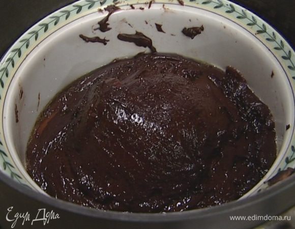 Варить пудинг около 2 часов на среднем огне.