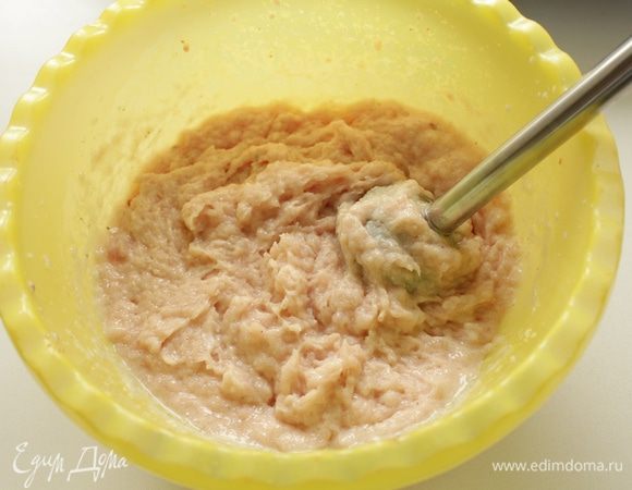 Измельчить при помощи блендера.