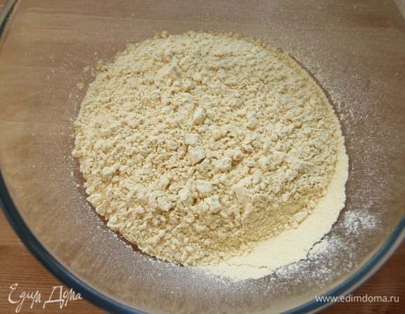 Нутовую муку просеять.


