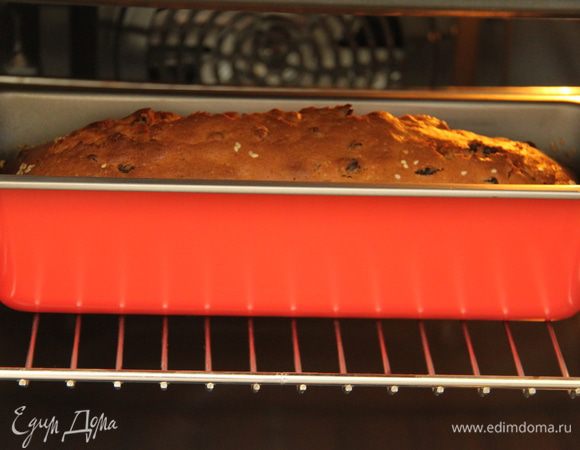 Выпекать при 180*С минут 15, затем при 160*С ещё 45 минут. 