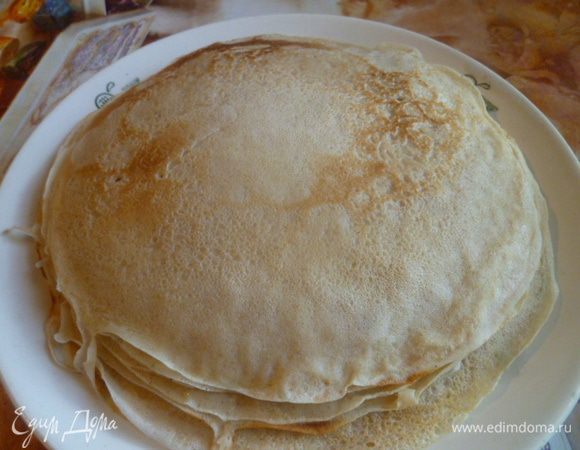 Блины складывать стопочкой и каждый раз укрывать их полотенцем, до полного остывания.