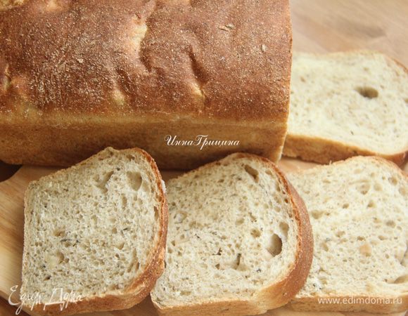 Остудить хлеб на решётке. Корочка не хрустящая, очень мягкий хлеб. Вкусно!