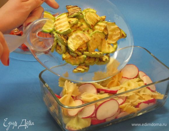 Обжаренные ломтики кабачка,