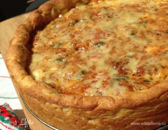 Вынимаем из духовки, освобождаем от бортиков формы и даем остыть минут 10 до подачи.